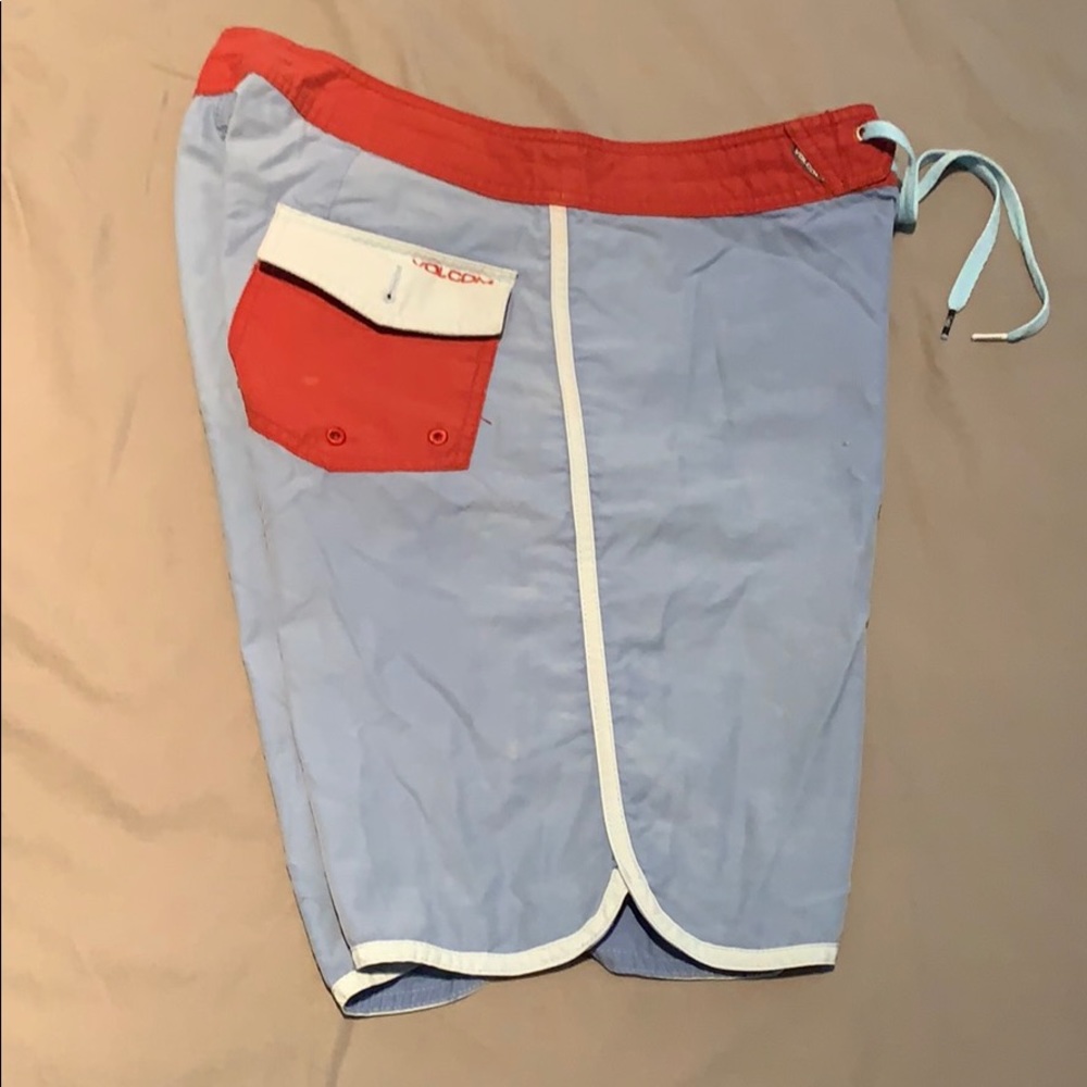 Volcom Board Shorts - Picture 2 of 2